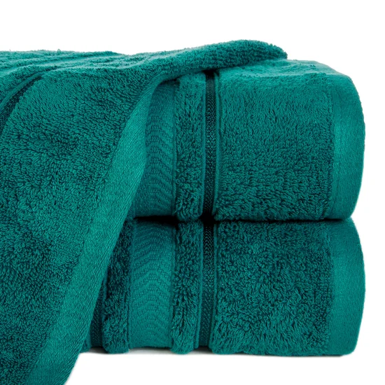 Ręcznik z bawełny egipskiej bawełny z żakardową bordiurą podkreśloną lśniącą nicią - 50 x 90 cm - turkusowy