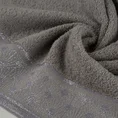 DIVA LINE Ręcznik HANA w kolorze srebrnym, z błyszczącym geometrycznym wzorem na bordiurze - 70 x 140 cm - szary 5