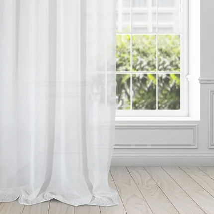 Dekoracja okienna MISTIC zdobiona apliakcją z dżetów Dekoracja okienna MISTIC zdobiona apliakcją z dżetów - 140 x 250 cm