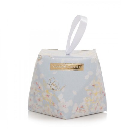 YANKEE CANDLE - Zestaw prezentowy Sakura Blossom Festival 3 szt wosków 8 x 8 x 8 cm jasnoniebieski