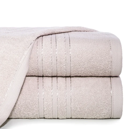 Ręcznik klasyczny z bordiurą podkreśloną delikatnymi paskami - 70 x 140 cm - pudrowy