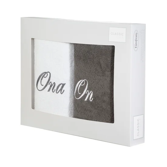 Zestaw upominkowy 2 szt ręczników  z haftem ONA i ON w kartonowym opakowaniu na prezent - 47 x 37 x 7 cm - biały