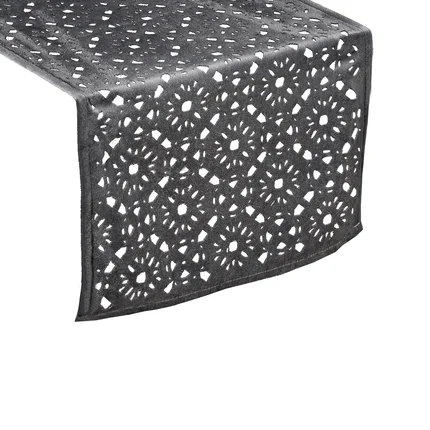Bieżnik welwetowy z wyciętym laserowo wzorem Bieżnik welwetowy z wyciętym laserowo wzorem - 33 x 140 cm