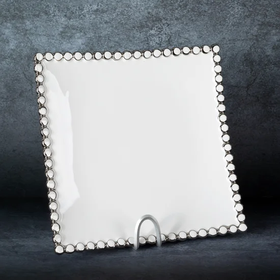 Patera ceramiczna kwadratowa ELORA zdobiona na brzegach kółeczkami podkreślonych srebrnym odcieniem - 28 x 28 x 4 cm - biały