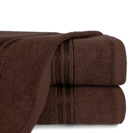 Ręcznik z bordiurą podkreśloną błyszczącą nicią - 70 x 140 cm - brązowy