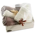 Zestaw prezentowy - 4 szt ręczników z ozdobną połyskującą bordiurą,  na każdą okazję - 50 x 40 x 30 cm - kremowy 1