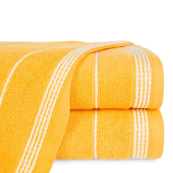Ręcznik z bordiurą w formie sznurka - 70 x 140 cm - żółty