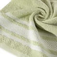 Ręcznik z żakardową bordiurą w romby - 70 x 140 cm - zielony 5