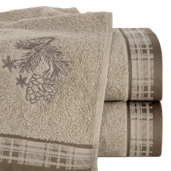 Ręcznik HOLLY 01 świąteczny z żakardową bordiurą  w kratę i haftem z szyszkami - 50 x 90 cm - jasnobeżowy