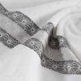 Ręcznik bawełniany  MALIKA 70X140 cm z żakardową bordiurą z wzorem podkreślonym błyszczącą nicią biały - 70 x 140 cm - biały 5