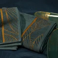 LIMITED COLLECTION ręcznik z miękkiej bawełny LOTOS 4 z welwetową bordiurą z dużym wzorem liści HARMONIA TURKUSU - 70 x 140 cm - granatowy 13