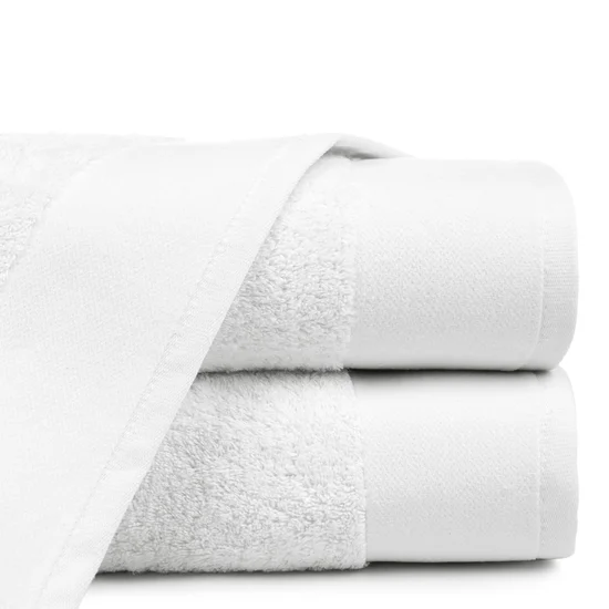 EVA MINGE Ręcznik JULITA gładki z miękką szenilową bordiurą - 50 x 90 cm - biały