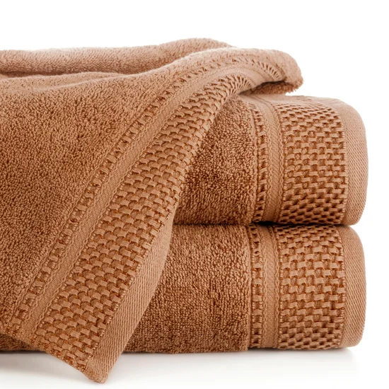 Ręcznik CARLO  z bordiurą z ażurowym wzorem - 70 x 140 cm - ceglasty