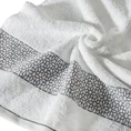 Ręcznik bawełniany z geometrycznym wzorem - 70 x 140 cm - biały 5
