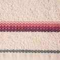 Ręcznik z delikatnym ozdobnym stebnowaniem - 70 x 140 cm - różowy 2