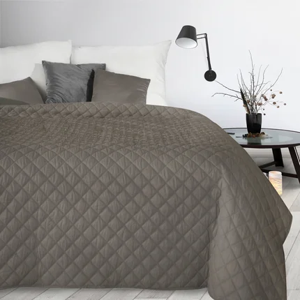 DESIGN 91 Narzuta ALARA 3 z geometrycznym wzorem wytłaczanym techniką hot press DESIGN 91 Narzuta ALARA 3 z geometrycznym wzorem wytłaczanym techniką hot press - 220 x 240 cm