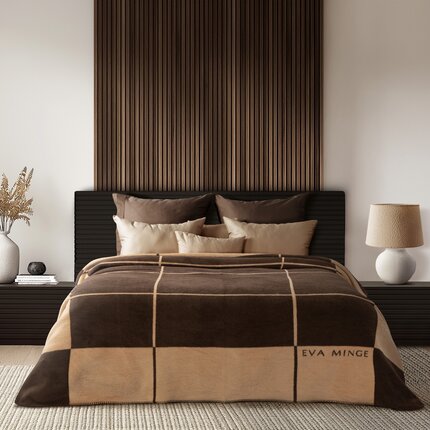 EVA MINGE Miękki w dotyku koc bawełniano-akrylowy z geometrycznym nadrukiem ELEGANTE 220 x 240 cm jasnobeżowy,ciemnobrązowy | Eurofirany