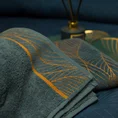 LIMITED COLLECTION ręcznik z miękkiej bawełny LOTOS 4 z welwetową bordiurą z dużym wzorem liści HARMONIA TURKUSU - 70 x 140 cm - granatowy 12