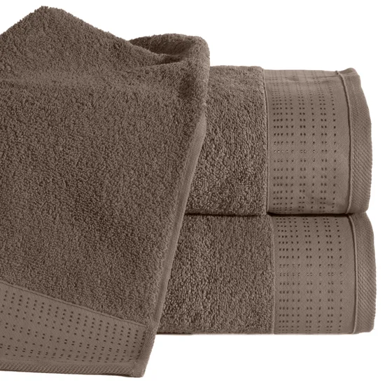 Ręcznik STELLA z bawełny z żakardową bordiurą z drobnymi punkcikami - 50 x 90 cm - brązowy