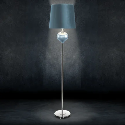Lampa stojąca MALIA na podstawie łączącej perłowe szkło i metal z welwetowym abażurem Lampa stojąca MALIA na podstawie łączącej perłowe szkło i metal z welwetowym abażurem - ∅ 41 x 172 cm