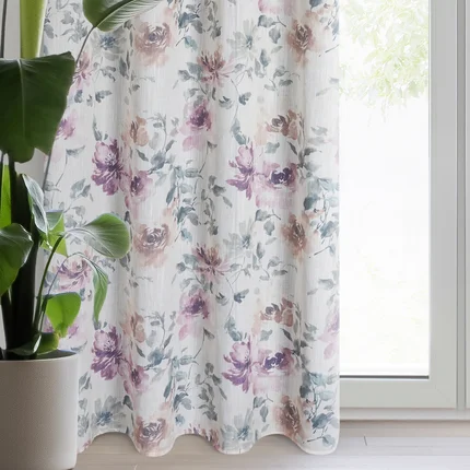 Zasłona LETA z tkaniny z dodatkiem lnu z barwnym kwiatowym motywem Zasłona LETA z tkaniny z dodatkiem lnu z barwnym kwiatowym motywem - 140 x 250 cm