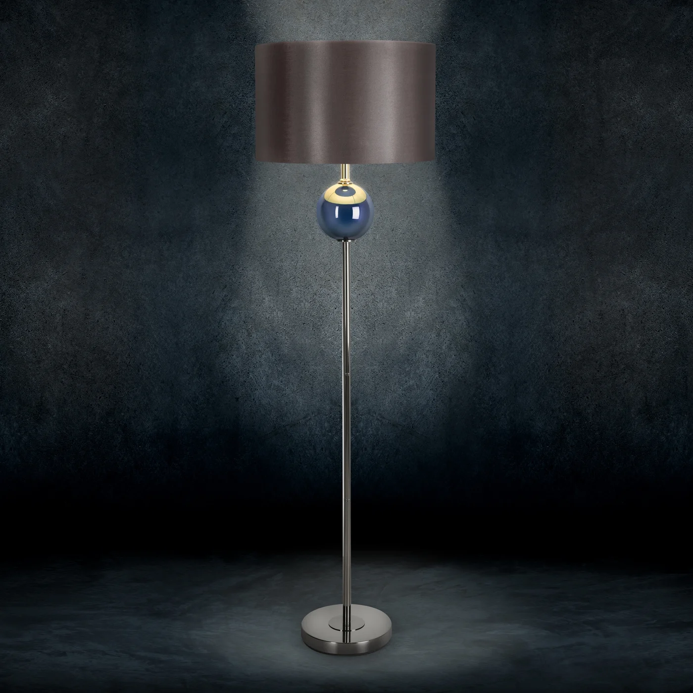 Lampa stojąca MERRY z podstawą łączącą szkło i metal z welwetowym abażurem