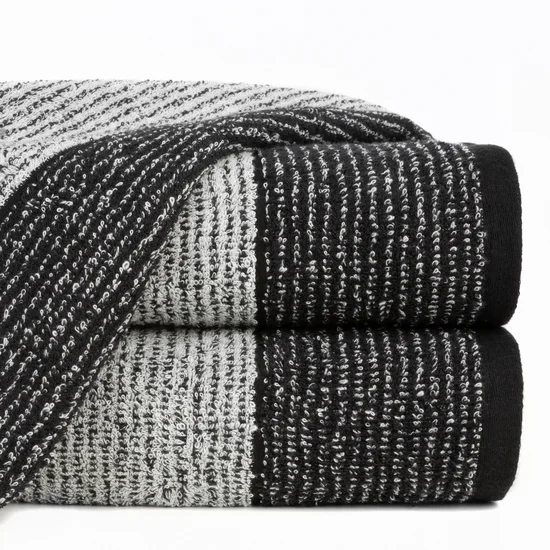 Ręcznik LEON z żakardowym wzorem w paski - 70 x 140 cm - czarny