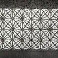Ręcznik z żakardową bordiurą i geometrycznym wzorem - 70 x 140 cm - stalowy 2