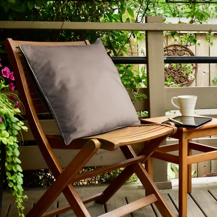 Poszewka GARDEN na taras oraz balkon z tkaniny wodoodpornej Poszewka GARDEN na taras oraz balkon z tkaniny wodoodpornej - 45 x 45 cm