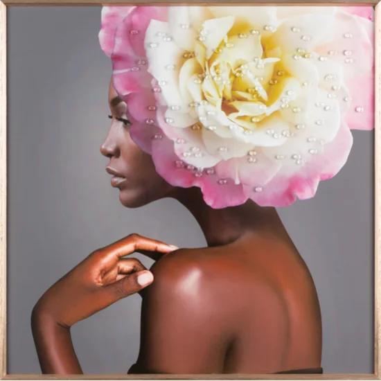 Obraz PAOLA 1 artystyczny nadruk na płótnie portret kobiety z kwiatem, w złotej ramie - 60 x 60 cm - różowy