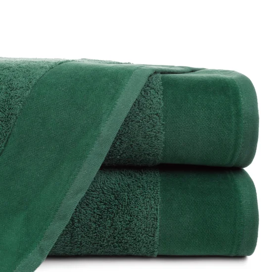 EVA MINGE Ręcznik JULITA gładki z miękką szenilową bordiurą - 70 x 140 cm - butelkowy zielony