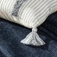 TERRA COLLECTION Poszewka PALERMO  z grubej tkaniny bawełnianej zdobiona puszystymi pasami i chwostami na rogach - 60 x 60 cm - srebrny 7