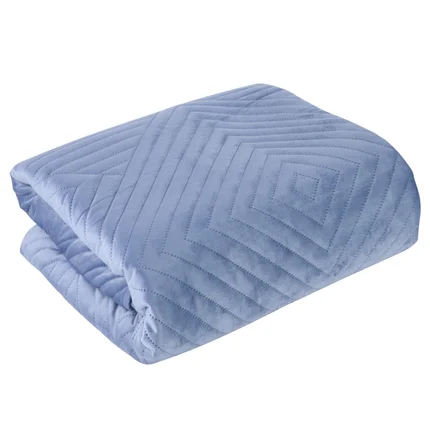 Narzuta SIMONA z miękkiego i matowego welwetu pikowana w jodełkę metodą hot press Narzuta SIMONA z miękkiego i matowego welwetu pikowana w jodełkę metodą hot press - 220 x 240 cm