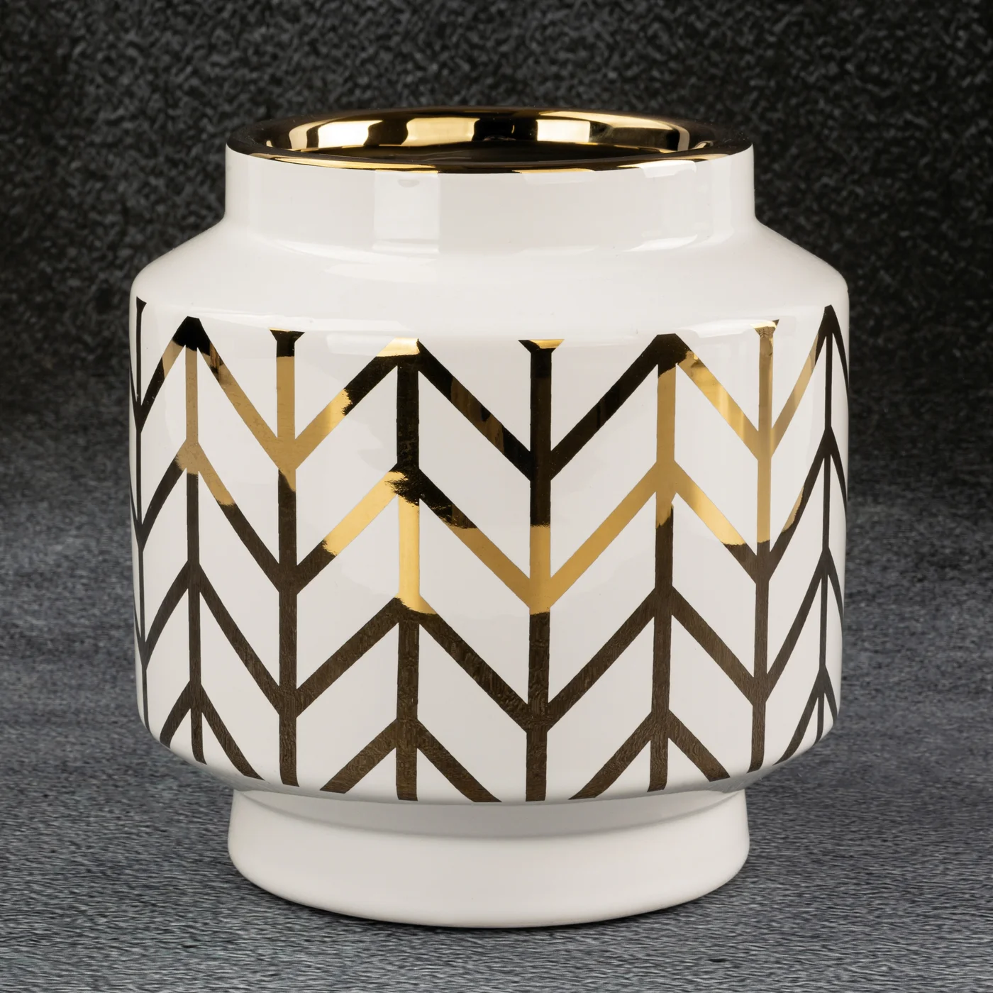 Wazon ceramiczny z geometrycznym wzorem biało-złoty