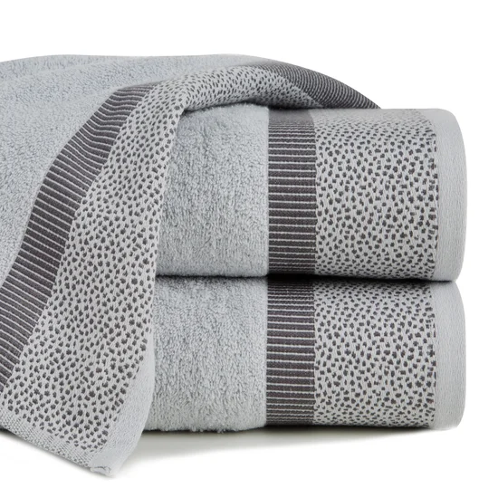 Ręcznik MARIT z ozdobną bordiurą z drobnym żakardowym wzorem - 50 x 90 cm - szary