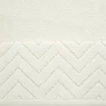 Ręcznik z welwetową bordiurą z wytłaczanym geometrycznym wzorem - 70 x 140 cm - kremowy 2