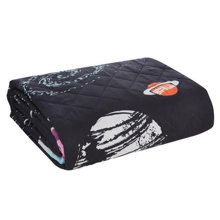 DESIGN 91 Narzuta KID 10A z nadrukiem kosmosu pikowana metodą hot press DESIGN 91 Narzuta KID 10A z nadrukiem kosmosu pikowana metodą hot press - 170 x 210 cm