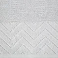 Ręcznik z welwetową bordiurą z wytłaczanym geometrycznym wzorem - 70 x 140 cm - srebrny 2
