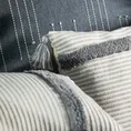 TERRA COLLECTION Poszewka PALERMO  z grubej tkaniny bawełnianej zdobiona puszystymi pasami i chwostami na rogach - 60 x 60 cm - srebrny 9