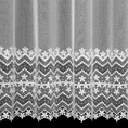Tkanina firanowa z matowej markizety zdobiona dołem ażurową aplikacją i haftem - 180 cm - biały 3