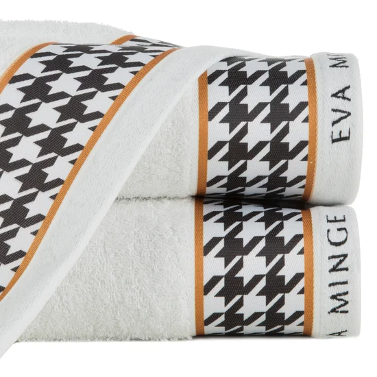 EVA MINGE Ręcznik MINGE 1 z bordiurą zdobioną fantazyjnym nadrukiem w pepitkę - 50 x 90 cm - biały