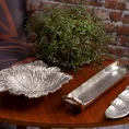 Patera metalowa SARA srebrny liść z wytłoczeniami - 55 x 19 x 4 cm - srebrny 4