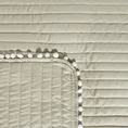Narzuta jednokolorowa przeszywana metodą tradycyjną zdobiona pomponikami - 220 x 240 cm - beżowy 3
