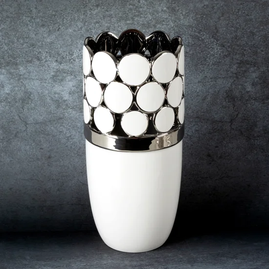 Wazon ceramiczny EMELIA zdobiony ażurowym wzorem w geometryczne kółka podkreślone srebrnym odcieniem - ∅ 15 x 33 cm - biały