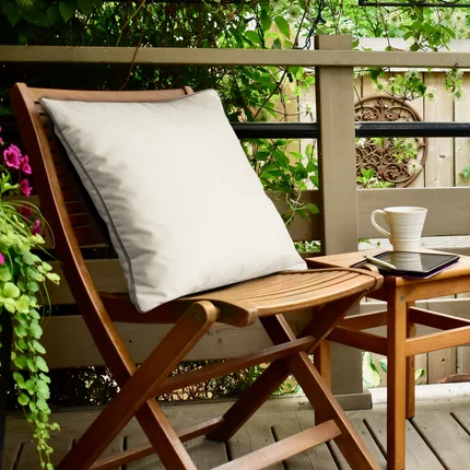 Poszewka GARDEN na taras oraz balkon z tkaniny wodoodpornej Poszewka GARDEN na taras oraz balkon z tkaniny wodoodpornej - 45 x 45 cm