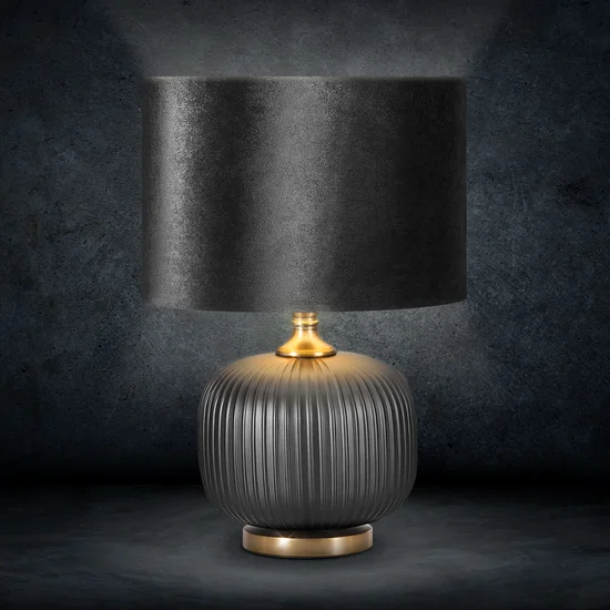 Lampa dekoracyjna REA na pękatej szklanej podstawie z welwetowym abażurem - ∅ 33 x 50 cm - czarny