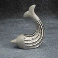 Delfin - ceramiczna figurka dekoracyjna - 14 x 6 x 17 cm - srebrny 1