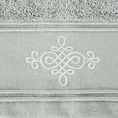 Ręcznik z bordiurą zdobioną ornamentowym haftem - 70 x 140 cm - srebrny 2