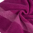 Ręcznik z błyszczącą bordiurą z geometrycznym wzorem - 50 x 90 cm - amarantowy 5