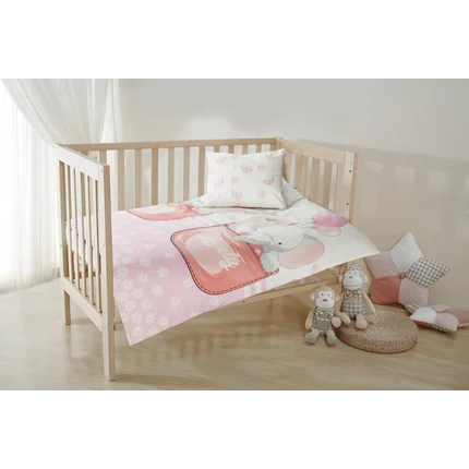 Pościel dziecięca KID bawełniana z nadrukiem z motywem słoników i motyli Pościel dziecięca KID bawełniana z nadrukiem z motywem słoników i motyli - 100 x 135 cm